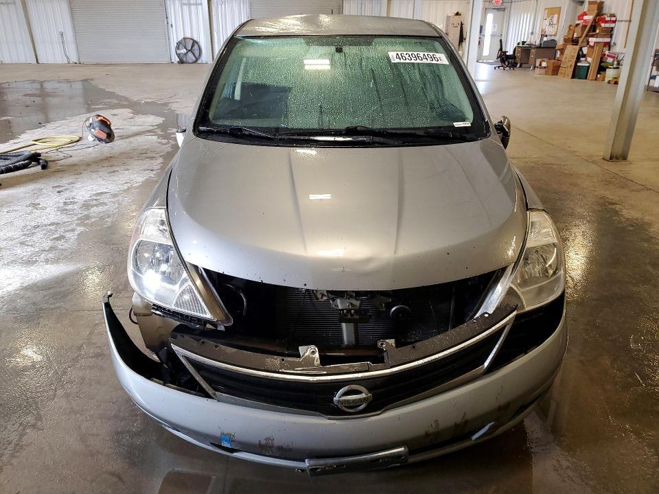 2011 Nissan Versa 1.8 s