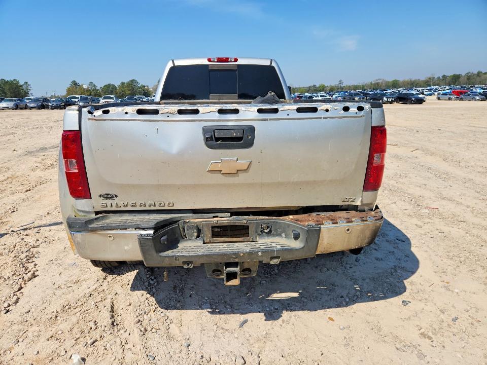 2011 Chevrolet Silverado K3500 LTZ