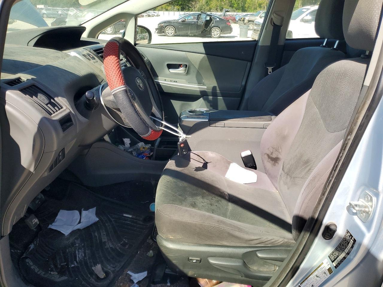 2014 Toyota Prius v Three Three