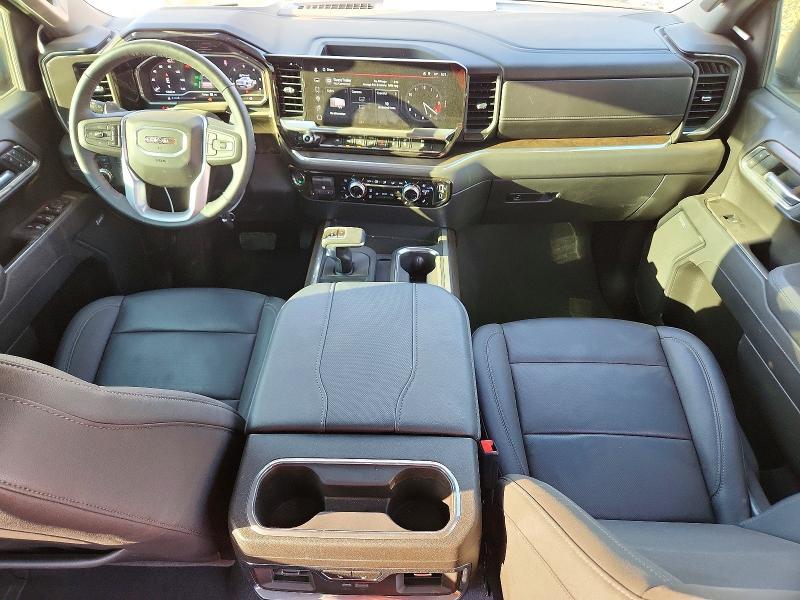 2025 GMC Sierra K1500 SLT