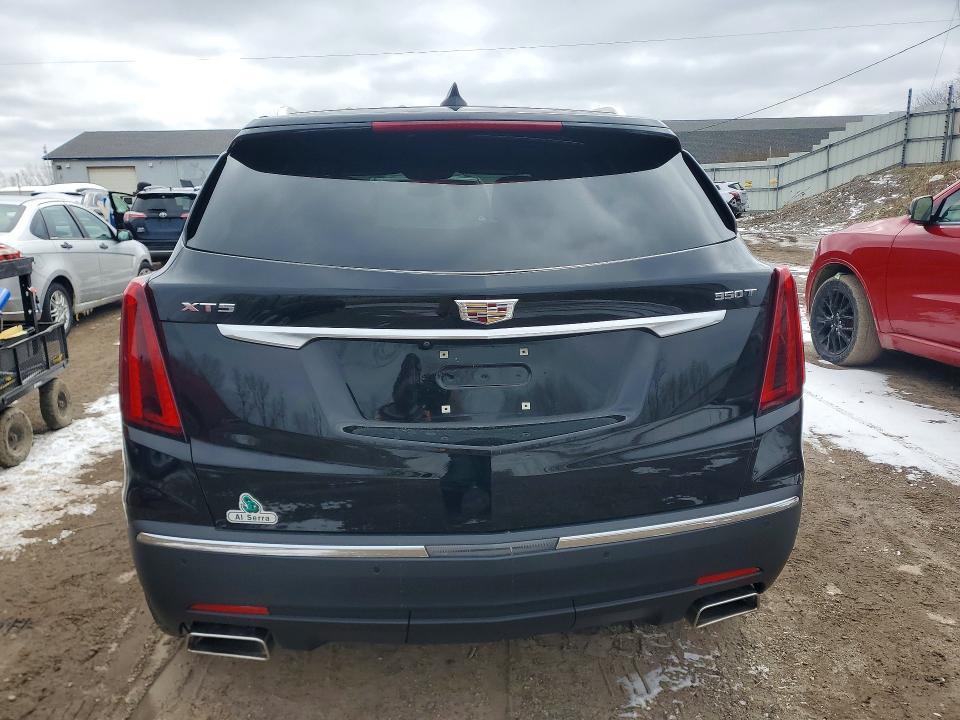 2023 Cadillac XT5 Luxury
