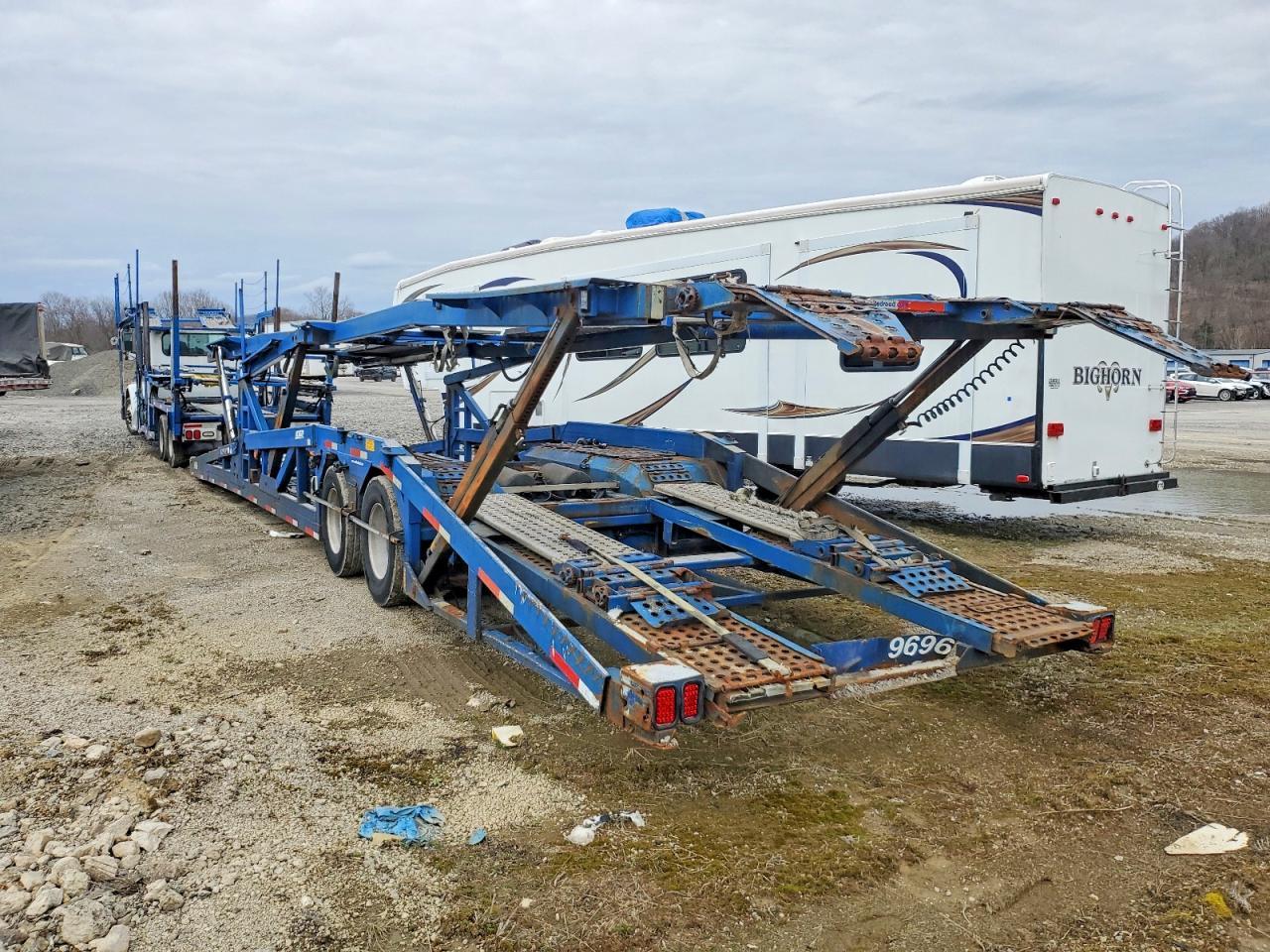 2013 Peterbilt 365 Car Hauler Truck