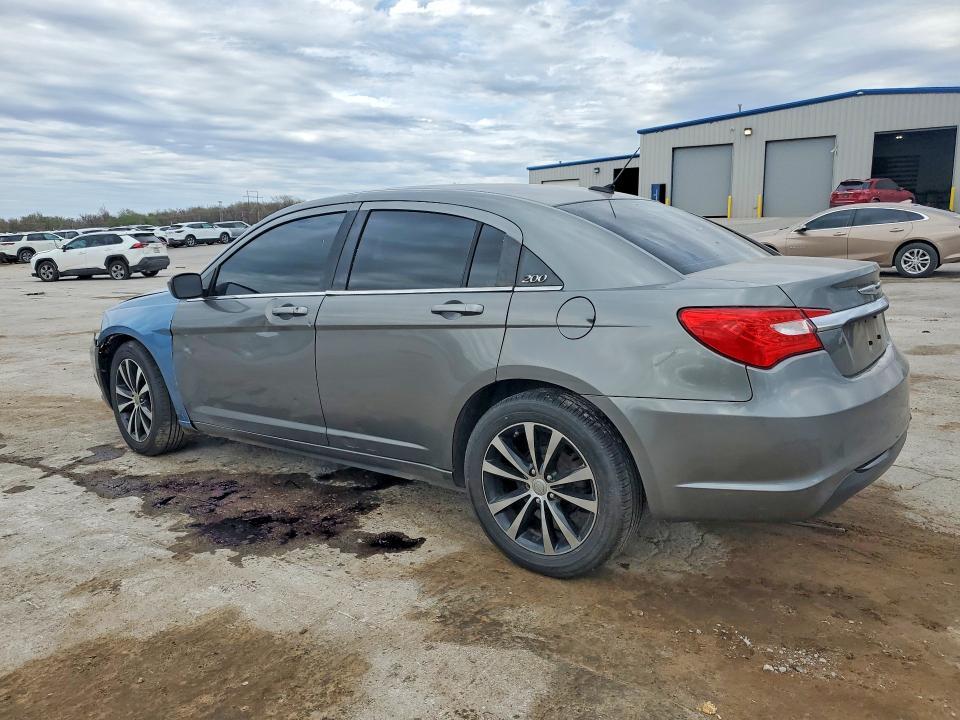 2013 Chrysler 200 Touring