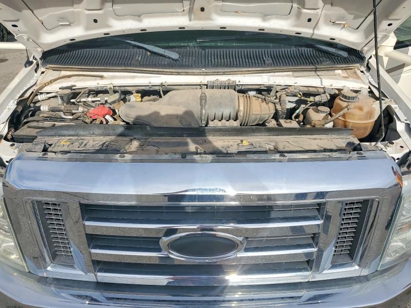 2015 Ford Econoline E450 Super Duty Cutaway Van