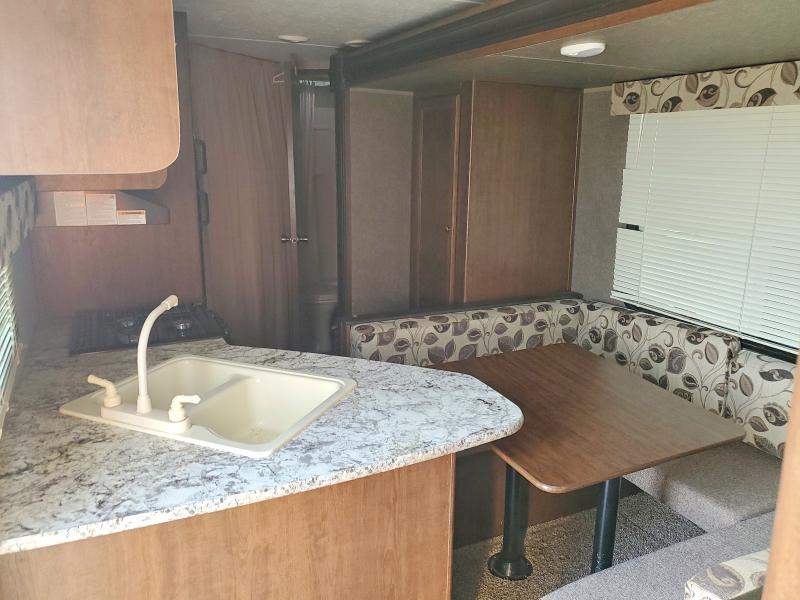 2017 Keystone Hideout Camper