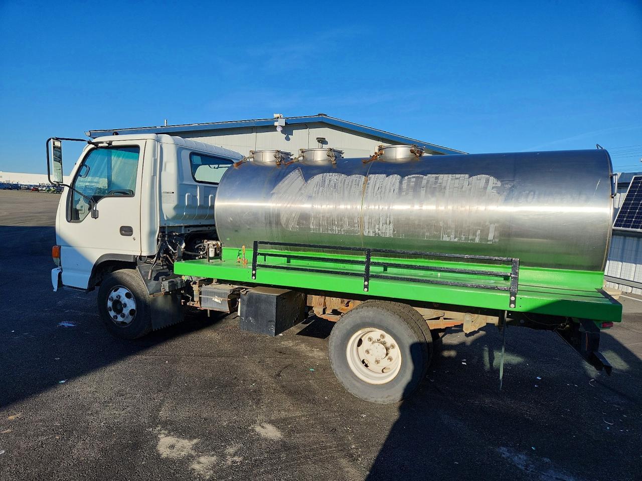 1999 Isuzu NPR