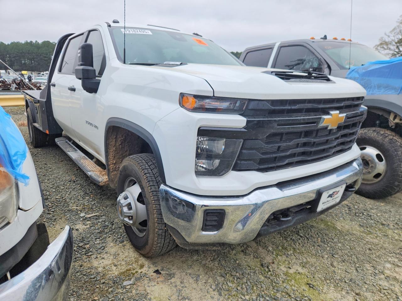 2025 Chevrolet Silverado HD Flatbed Truck
