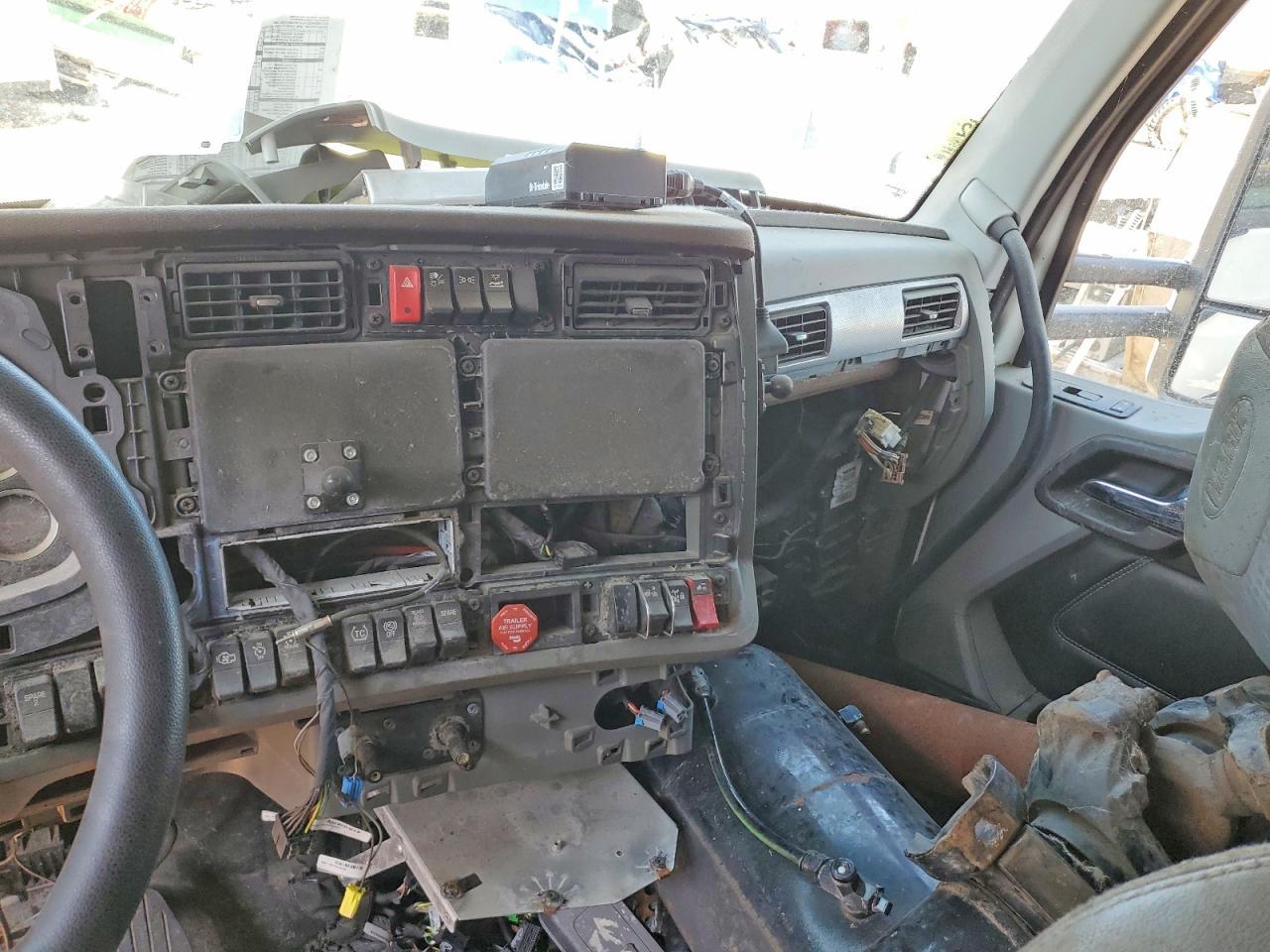 2021 Kenworth T680 Semi Truck