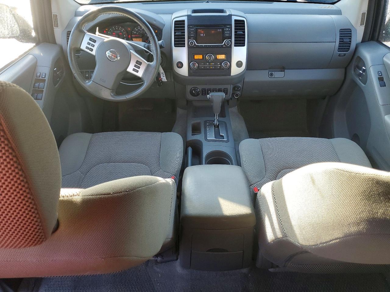 2017 Nissan Frontier SV