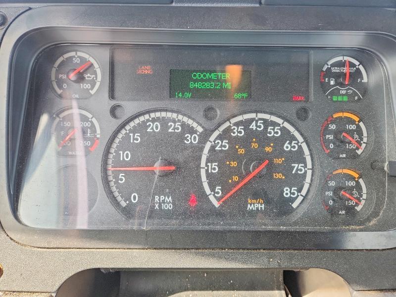 2016 Freightliner Cascadia 125 Semi Truck