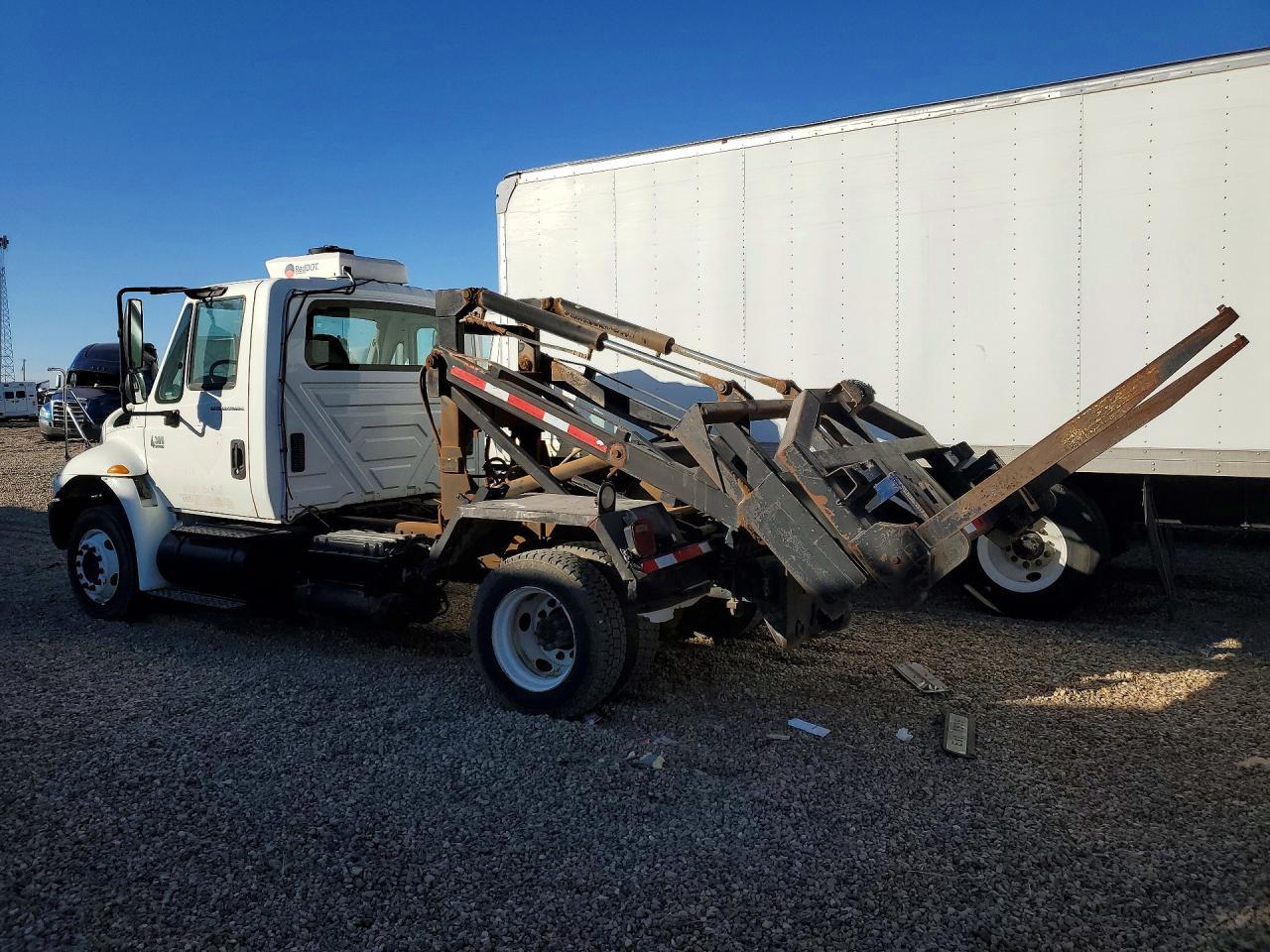 2004 International 4300 TOW Truck