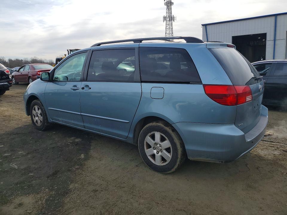 2004 Toyota Sienna le 7 Passenger