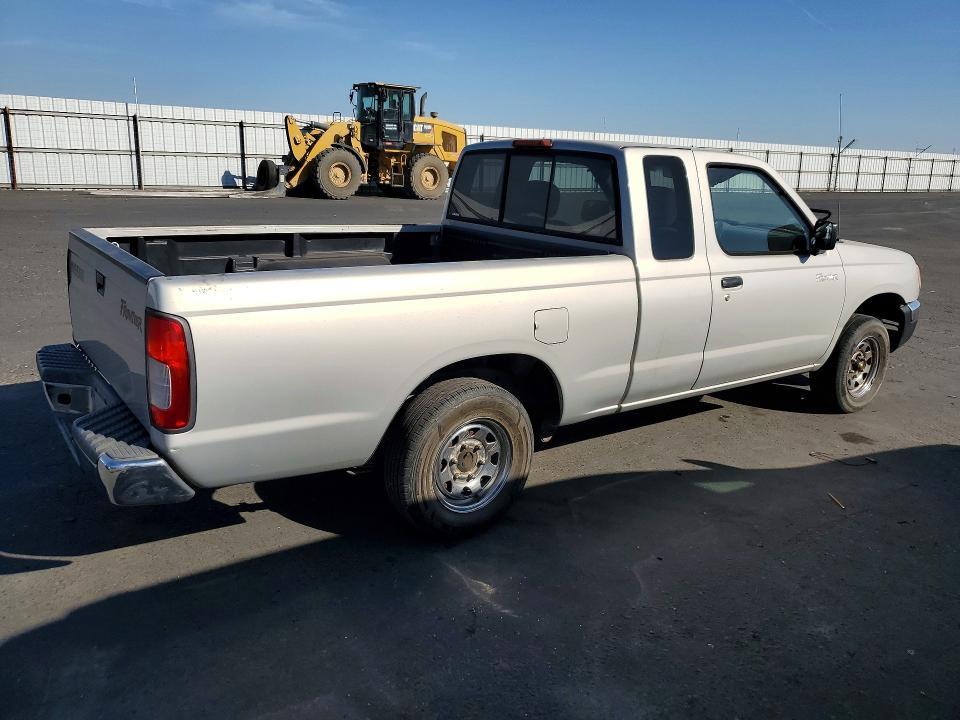 1999 Nissan Frontier XE