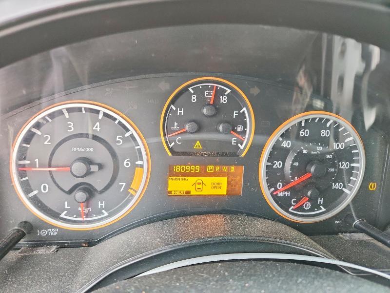 2014 Nissan Titan SV