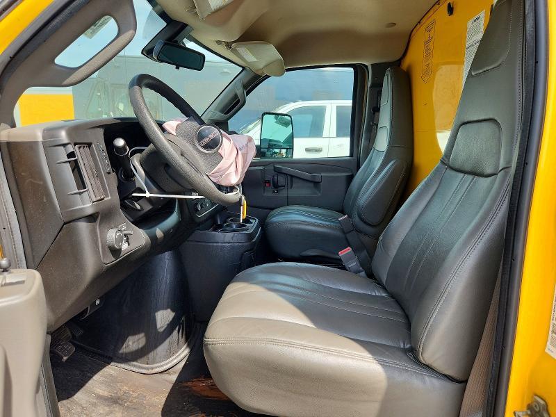 2022 GMC Savana BOX Truck