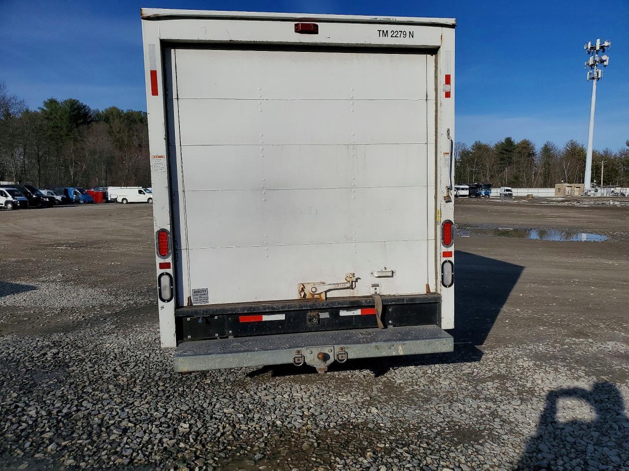 2011 GMC Savana Cutaway G3500