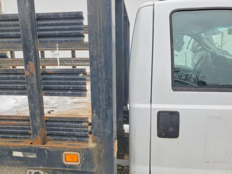 2005 Ford F350 Super Duty Flatbed Truck