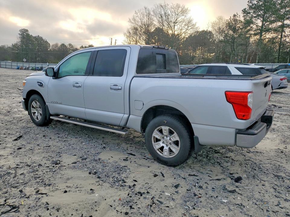 2017 Nissan Titan SV