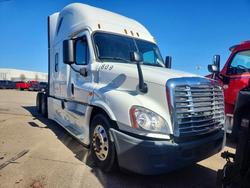 Freightliner Vehiculos salvage en venta: 2015 Freightliner Cascadia Semi Truck