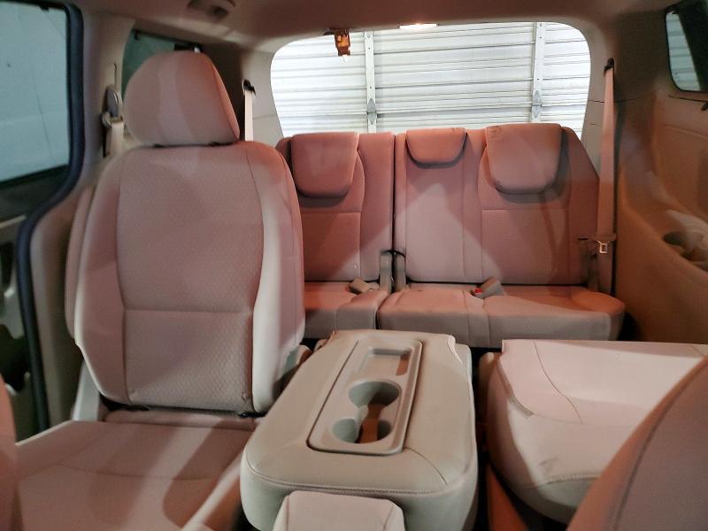 2016 KIA Sedona