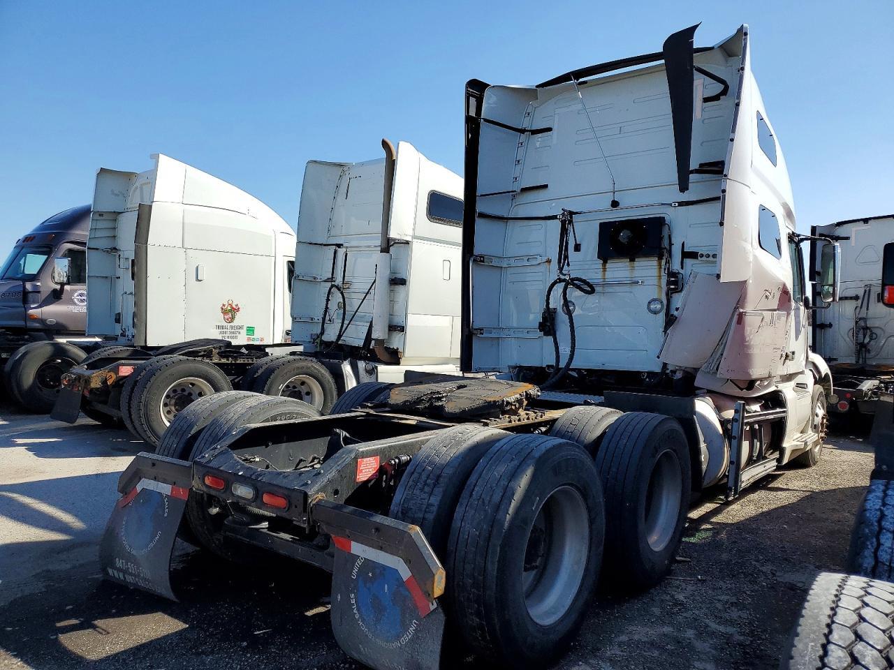 2021 Volv O VNL Semi Truck