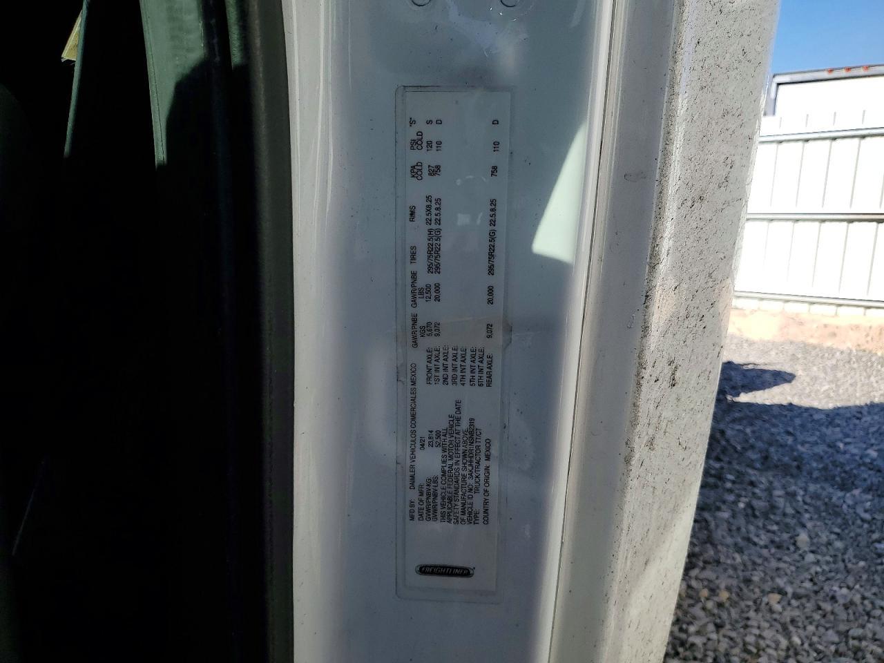 2022 Freigliner 2022 Freightliner Cascadia 126 Semi Truck
