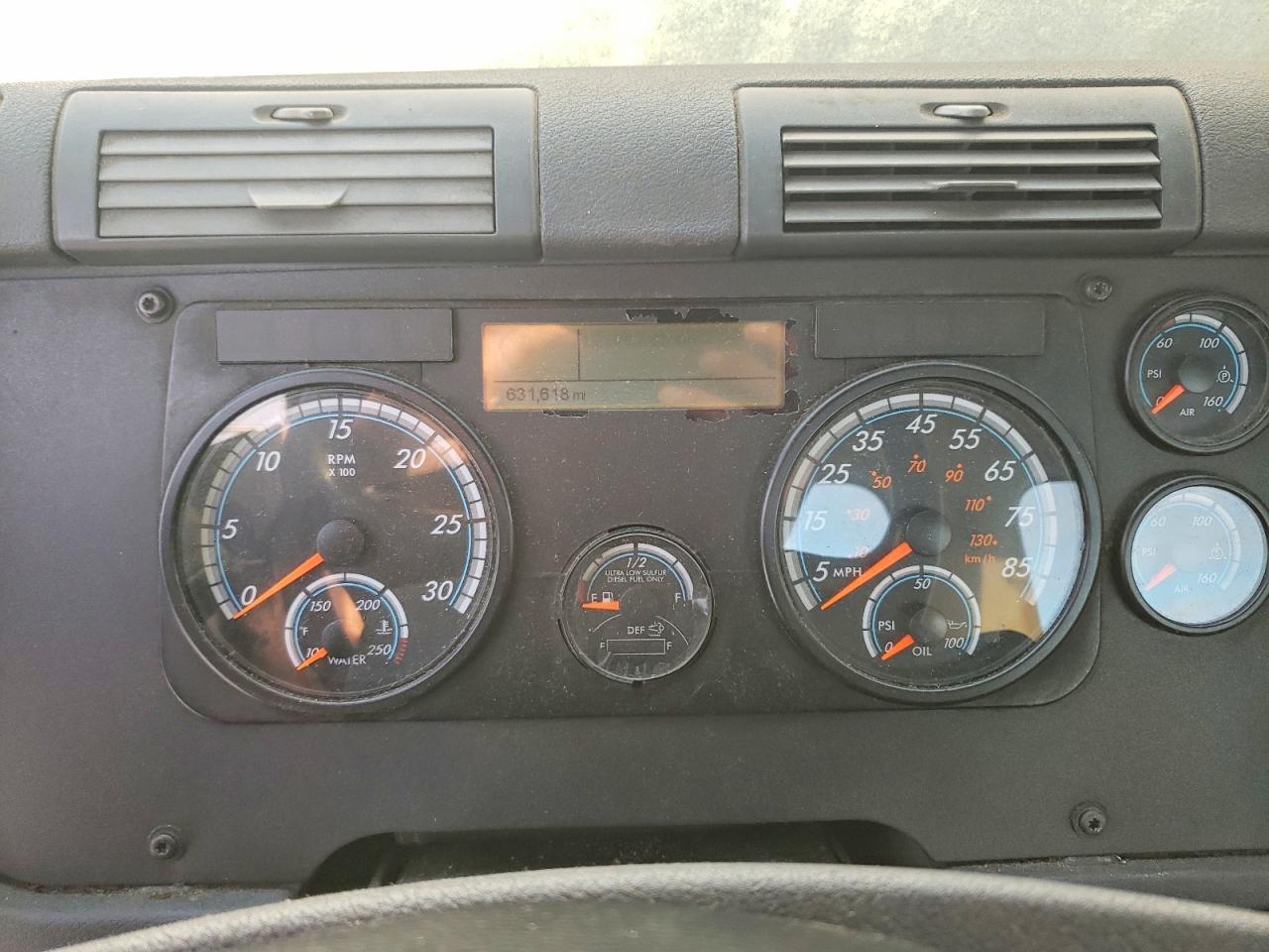 2018 Freightliner Cascadia 113