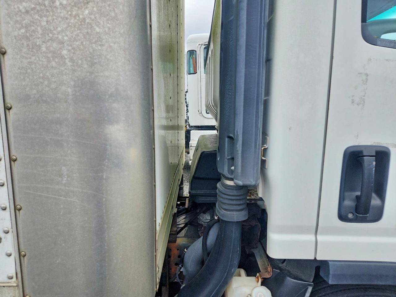 2013 Isuzu NPR HD BOX Truck