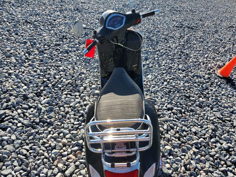 2022 Vespa GTS RST / SEI Giorni