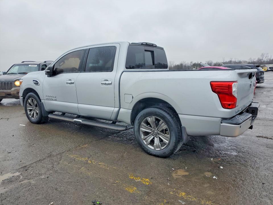 2017 Nissan Titan SV