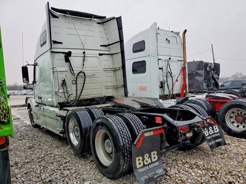 2018 Volvo VNL Semi Truck