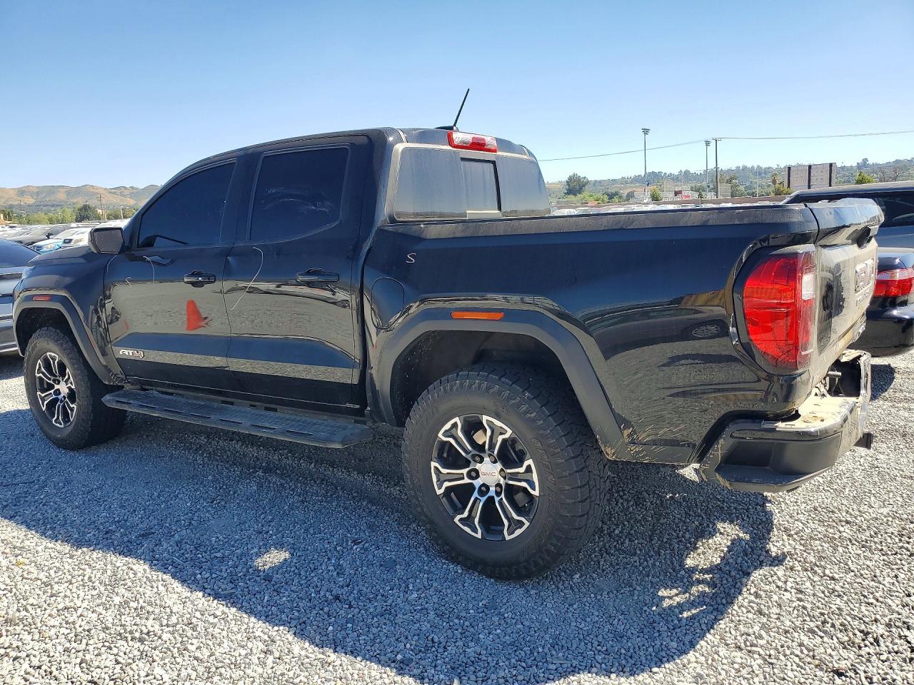 2024 GMC Canyon AT4