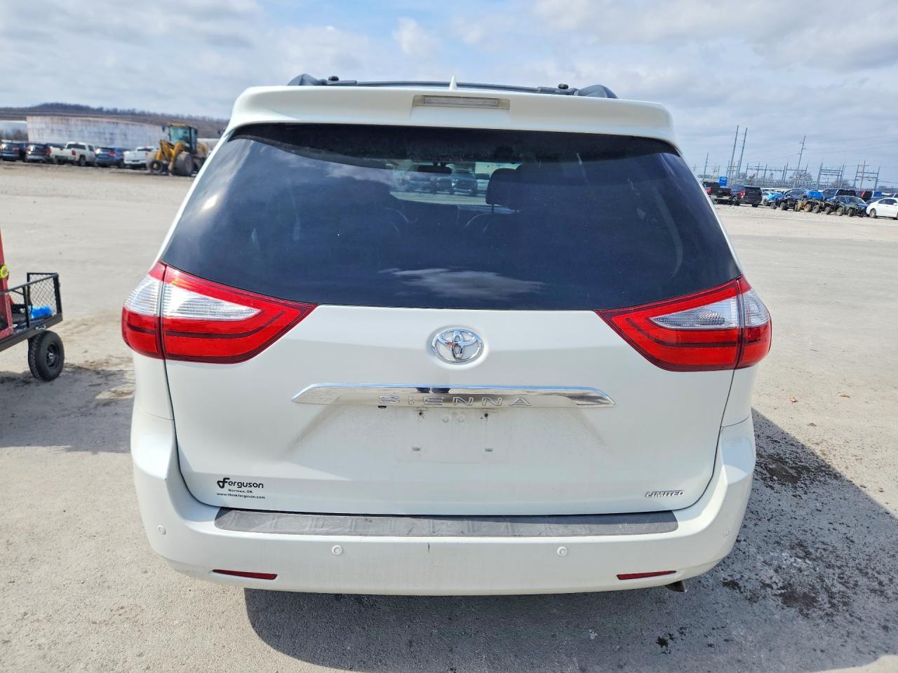 2015 Toyota Sienna Limited Premium 7-passenger