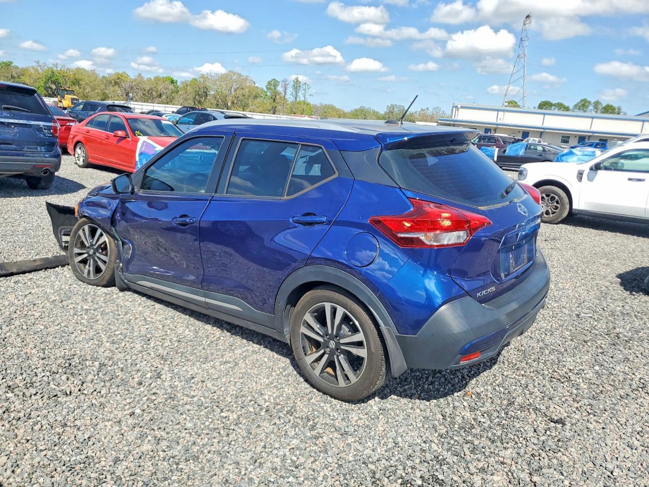 2018 Nissan Kicks sr