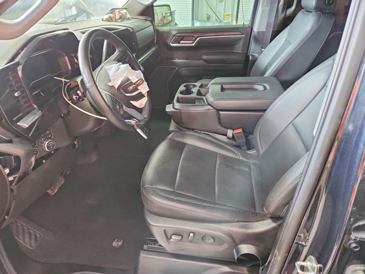 2025 GMC Sierra K1500 SLT