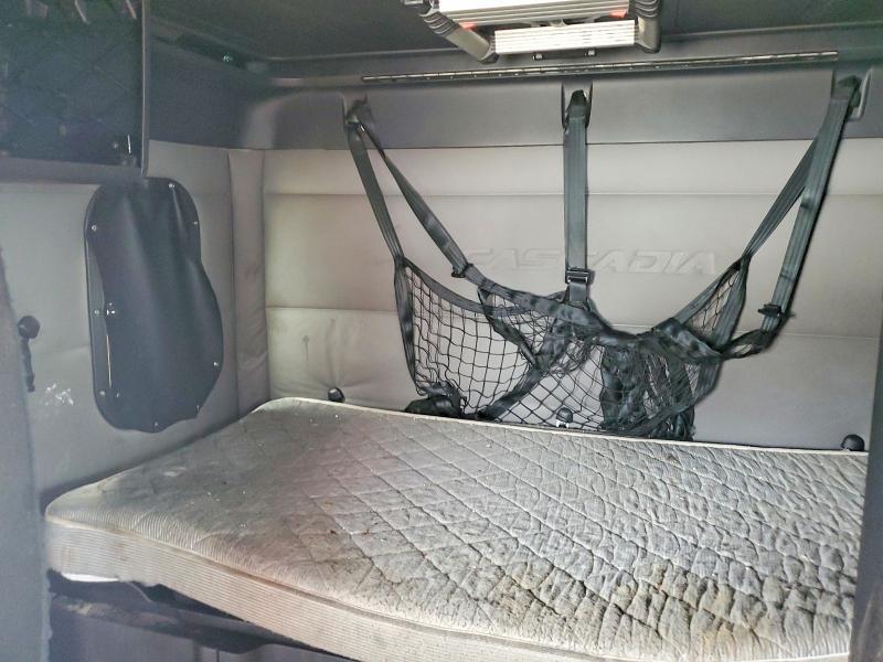 2019 Freightliner Cascadia 126 Semi Truck