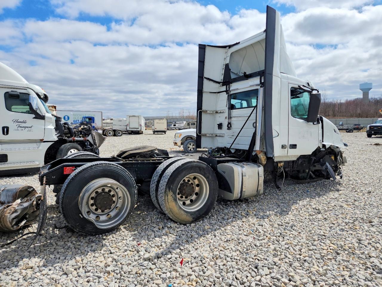2018 Volv O VNL Semi Truck