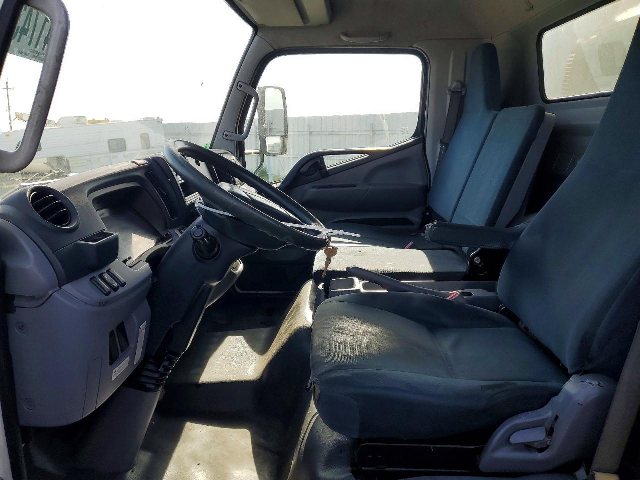 2016 Mitsubishi Fuso FEC92S Delivery Truck