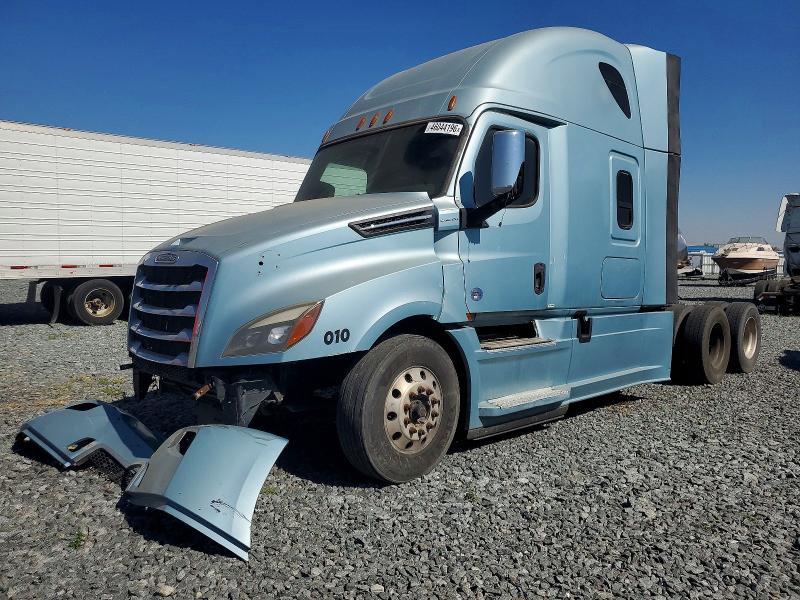 2018 Freigliner 2018 Freightliner Cascadia 126 Semi Truck