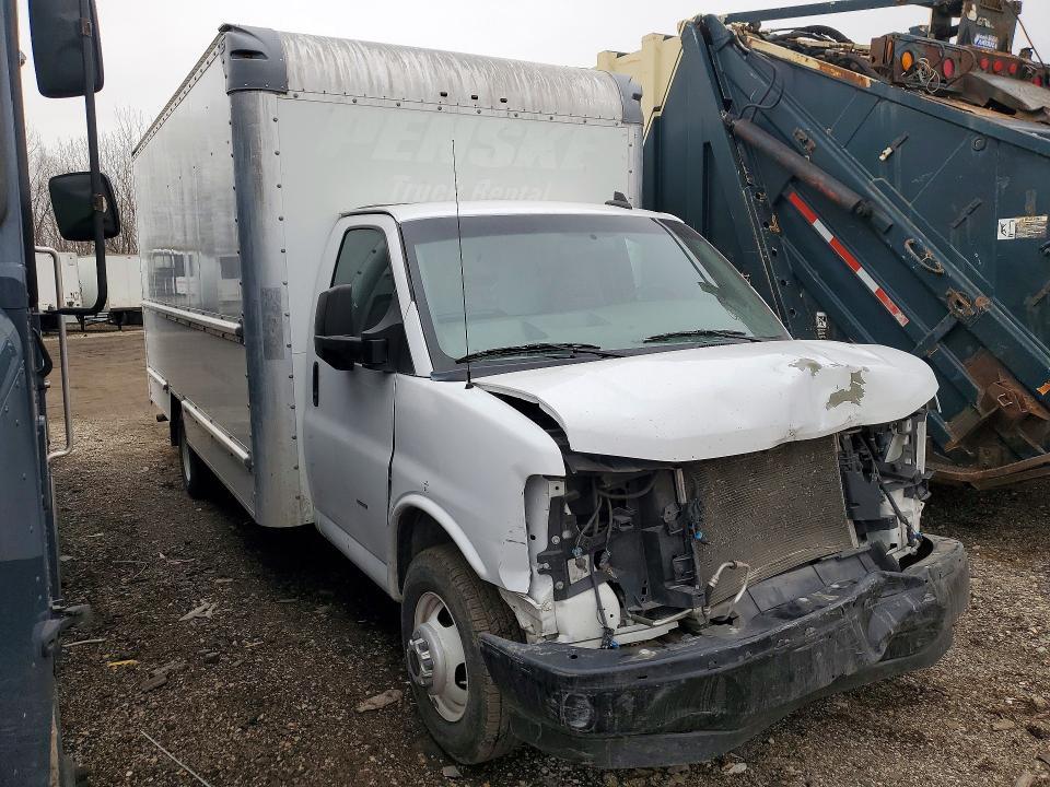 2022 GMC Savana BOX Truck