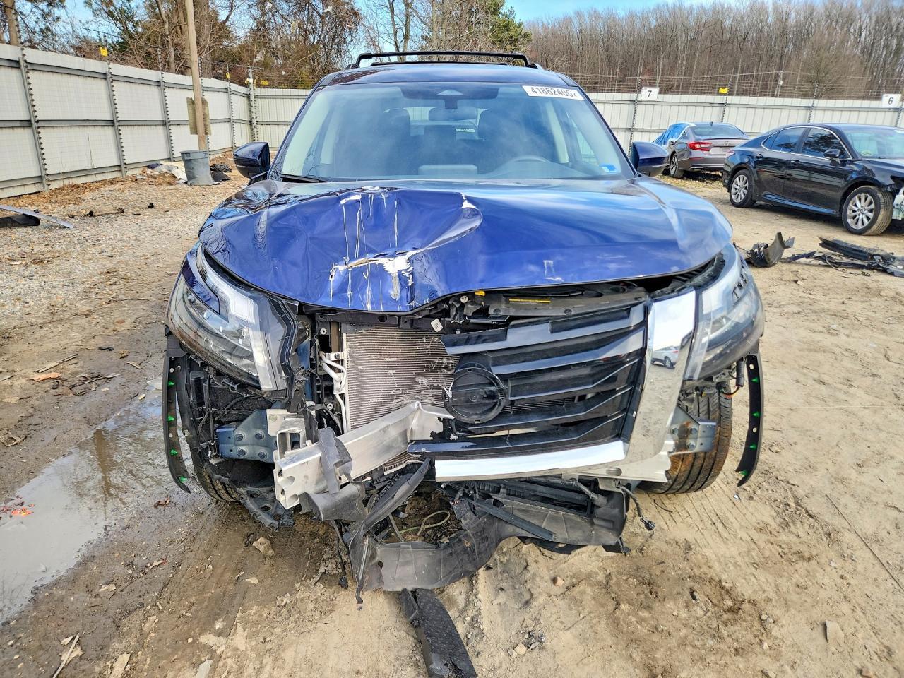 2024 Nissan Pathfinder sv