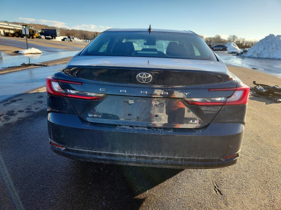 2025 Toyota Camry le