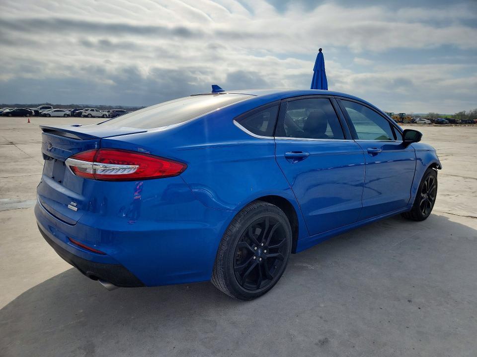 2020 Ford Fusion se