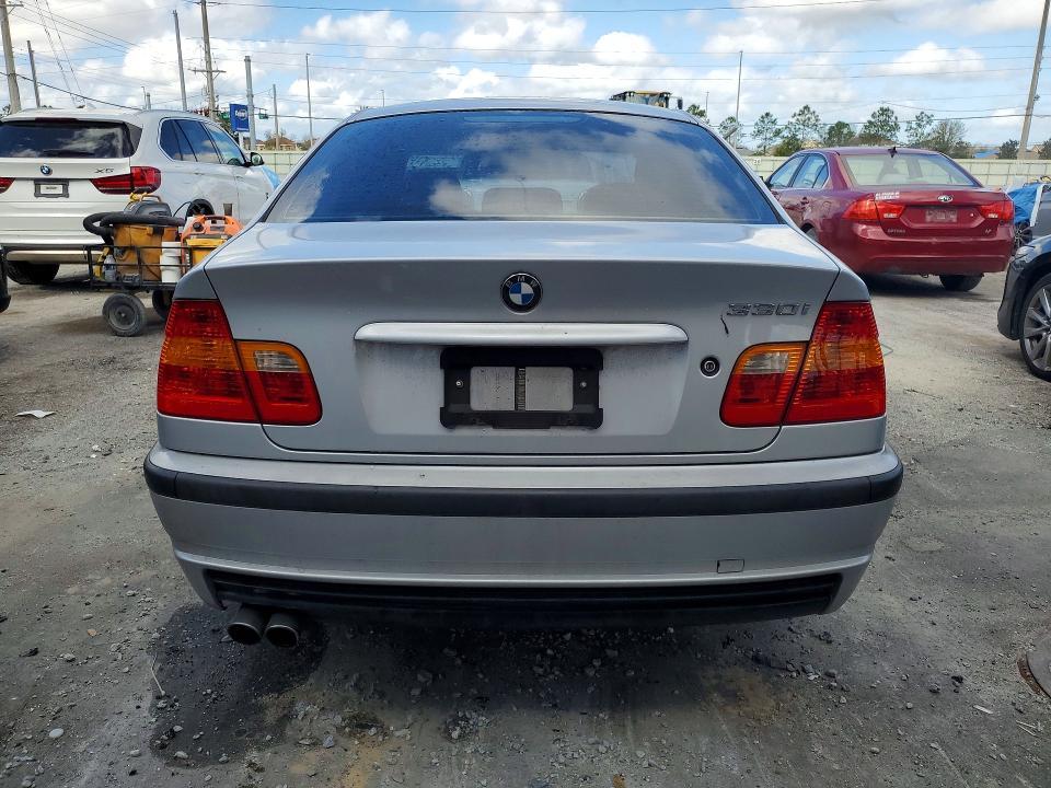 2003 BMW 330 i