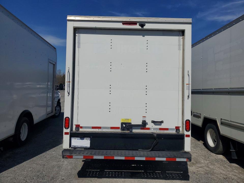 2024 GMC Savana BOX Truck