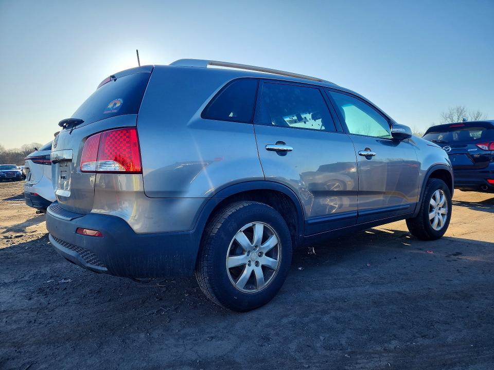 2011 KIA Sorento lx