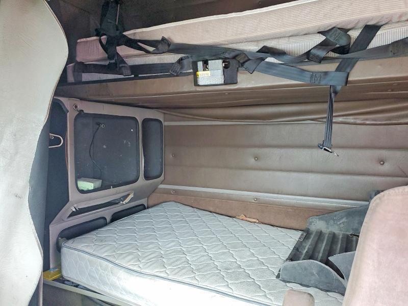 1997 International 9800 Semi Truck