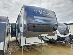 Salvage trucks for sale at Grand Prairie, TX auction: 2021 Yukon By Dutchmen 2021 Keystone Yukon YK320RL21 Camper