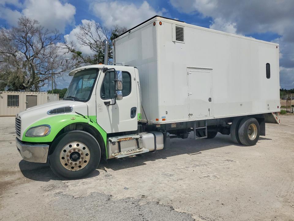 2014 Freigliner 2014 Freightliner Business Class M2 box Truck