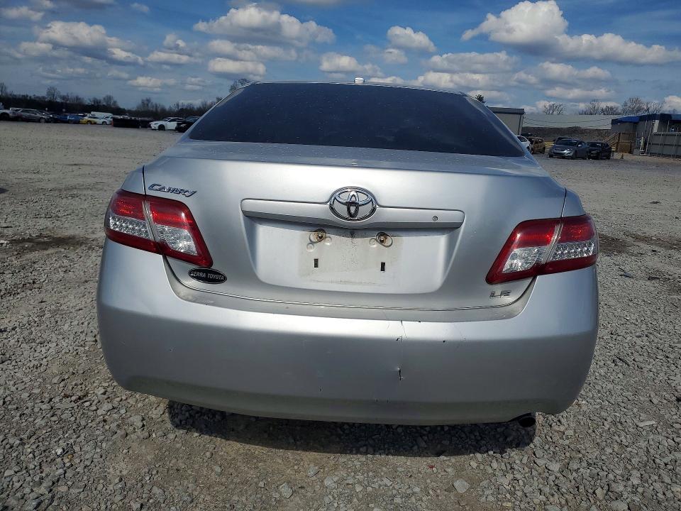 2011 Toyota Camry le